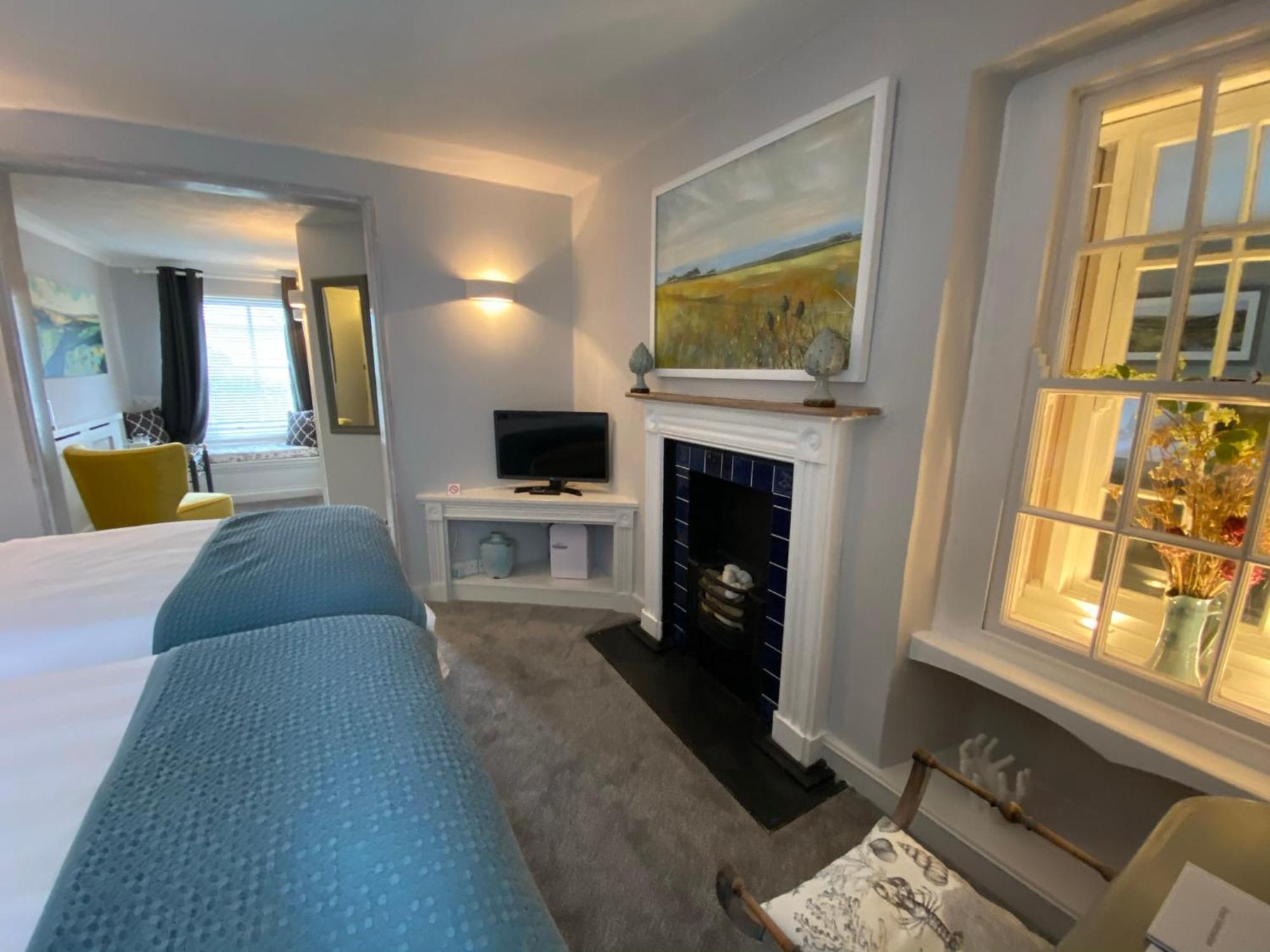 The Summer House Penzance Room photo